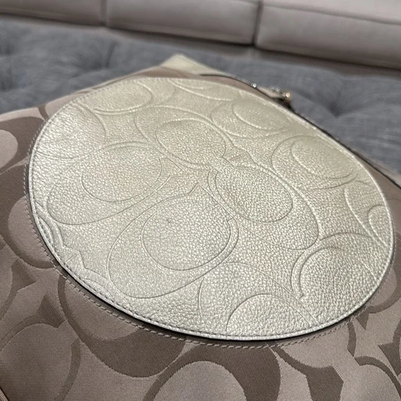 Coach Bag Laura Tote - Picture 15 of 17